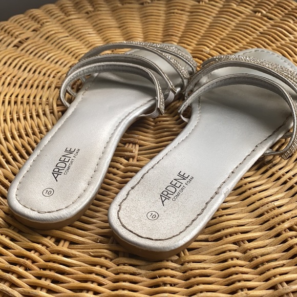 Sparkly flat dressy sandals - Picture 3 of 3